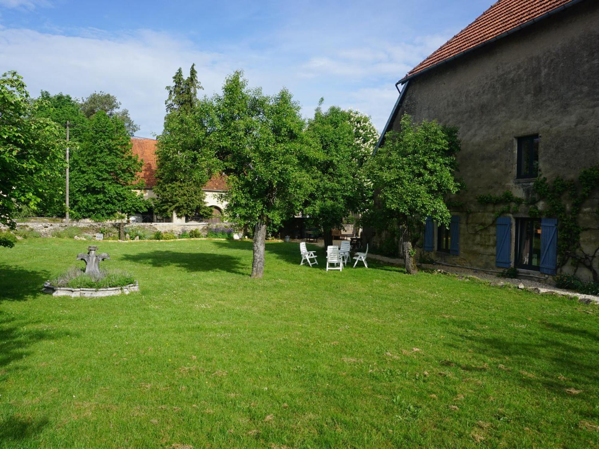 Chambre D'Hotes Juste-Confortable Fleurey-les-Lavoncourt Bagian luar foto