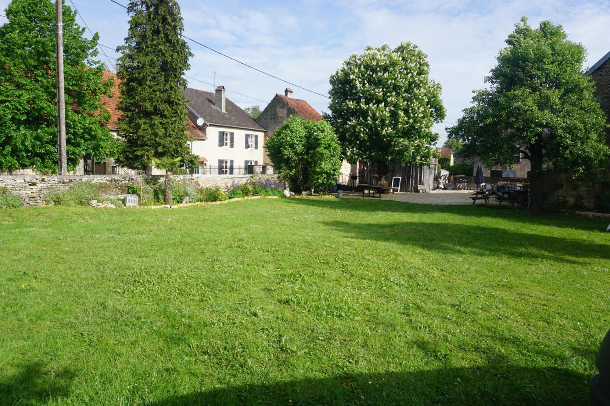 Chambre D'Hotes Juste-Confortable Fleurey-les-Lavoncourt Bagian luar foto